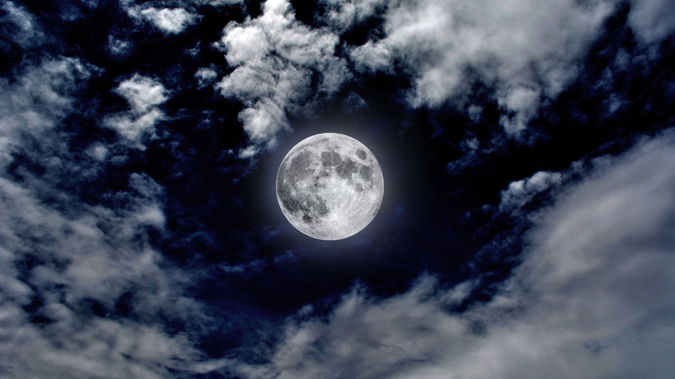 The Reasons Why The Full Moon Is Responsible For Insomnia