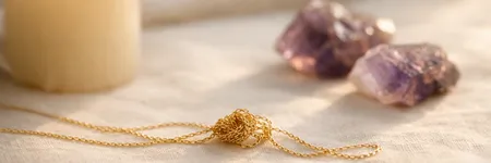 Necklace That Tangles: Spiritual Meaning 📿