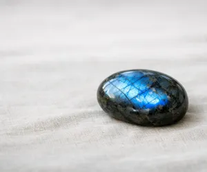 Labradorite: The Powers And Meaning Of This Gemstone