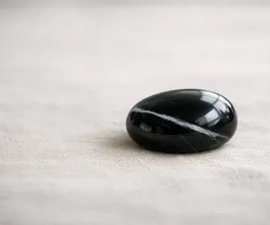 Onyx: The Origins And Virtues Of This Gemstone
