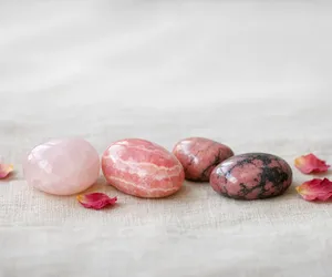7 Stones to Attract Love and Keep It