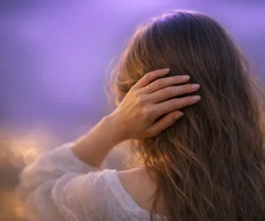 Itchy Scalp Spiritual Meaning: 3 Messages