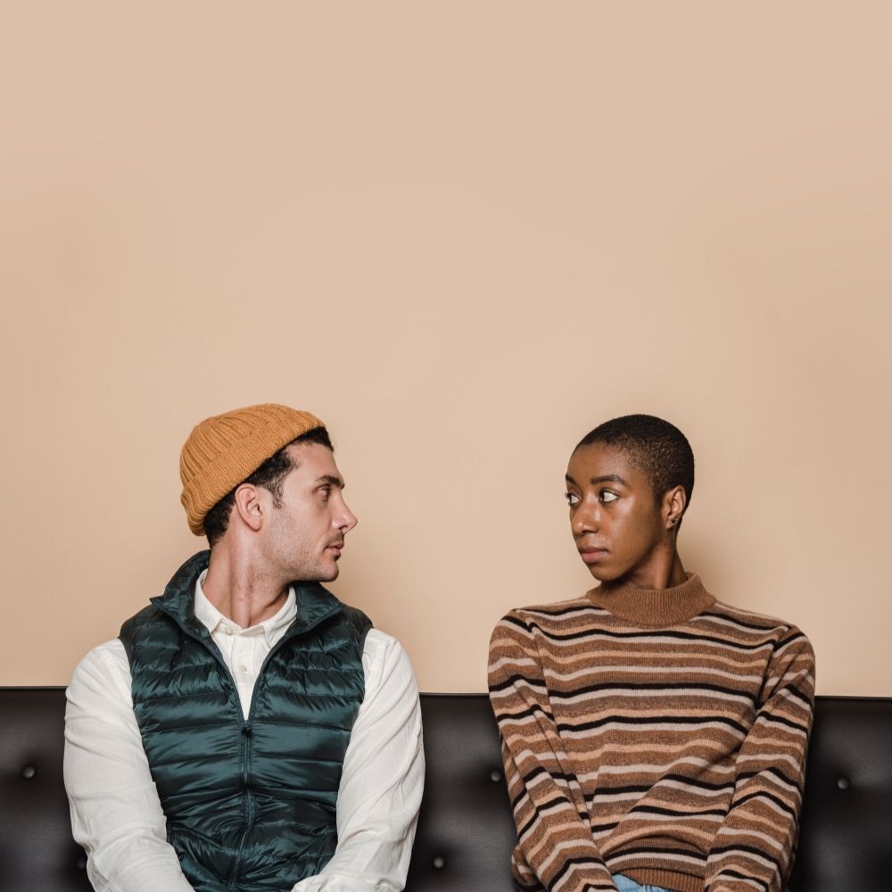 Fake Friends: 7 Signs To Spot Them And Chase Them Out Of Our Lives!