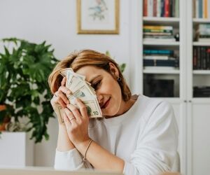 Our March Challenge: Cut Your Expenses Down!